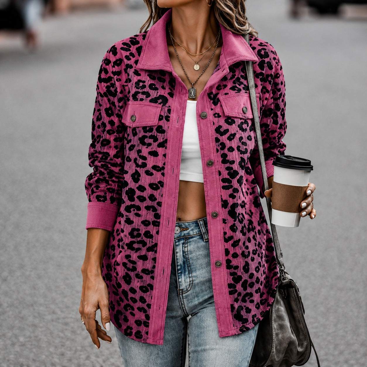 Jaqueta Carla™ com Estampa Animal Print, Textura Canelada e Botões Frontais