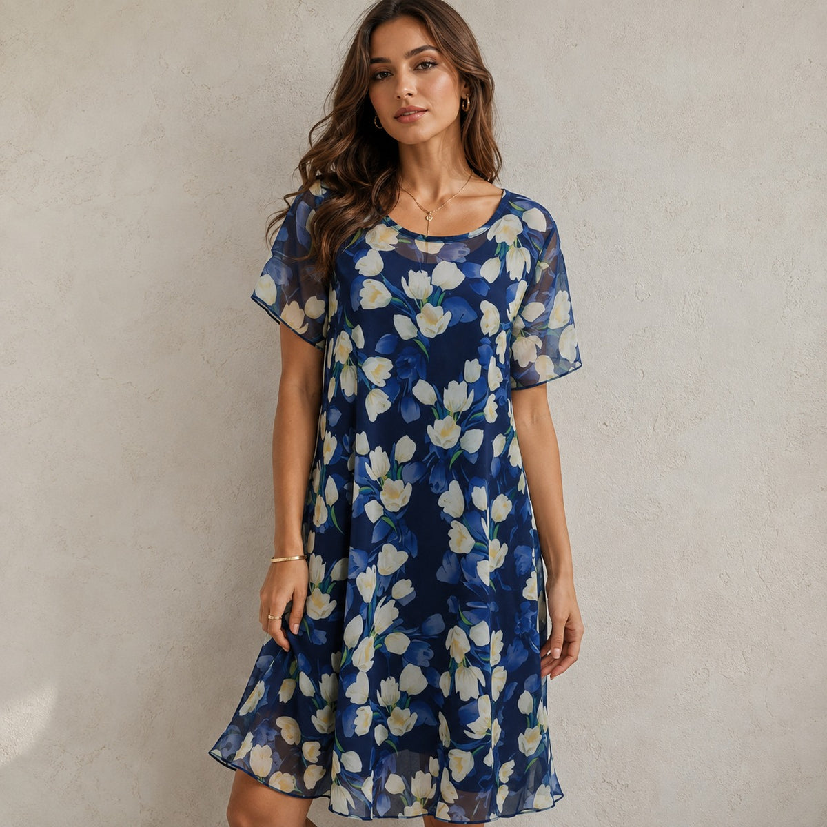Vestido Thainara™ com Estampa Floral e Decote Redondo / Feminilidade Sem Esforço