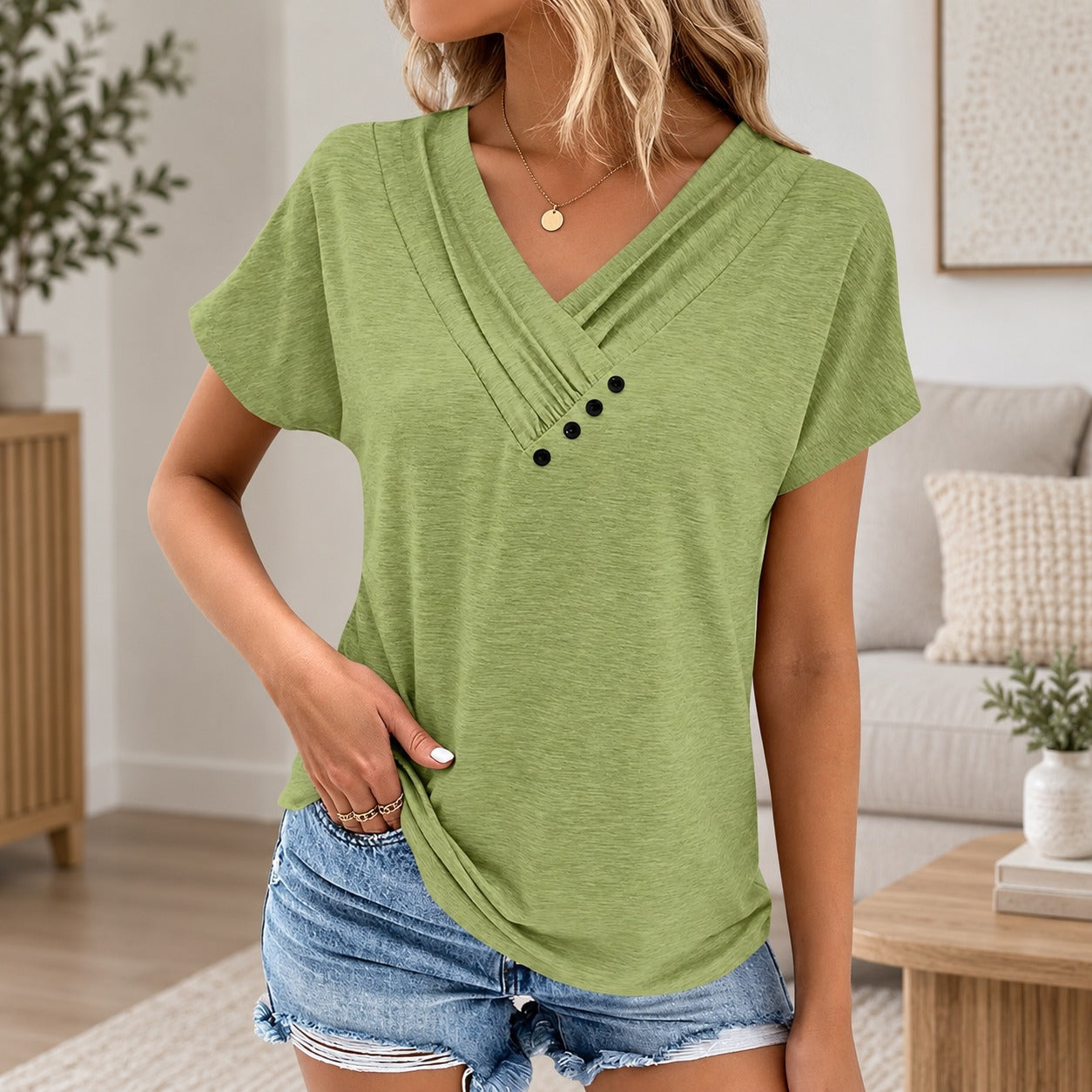 Blusa Nadine™ com Decote V Transpassado e Modelagem Soltinha / Leveza para Acompanhar Diferentes Momentos do Dia