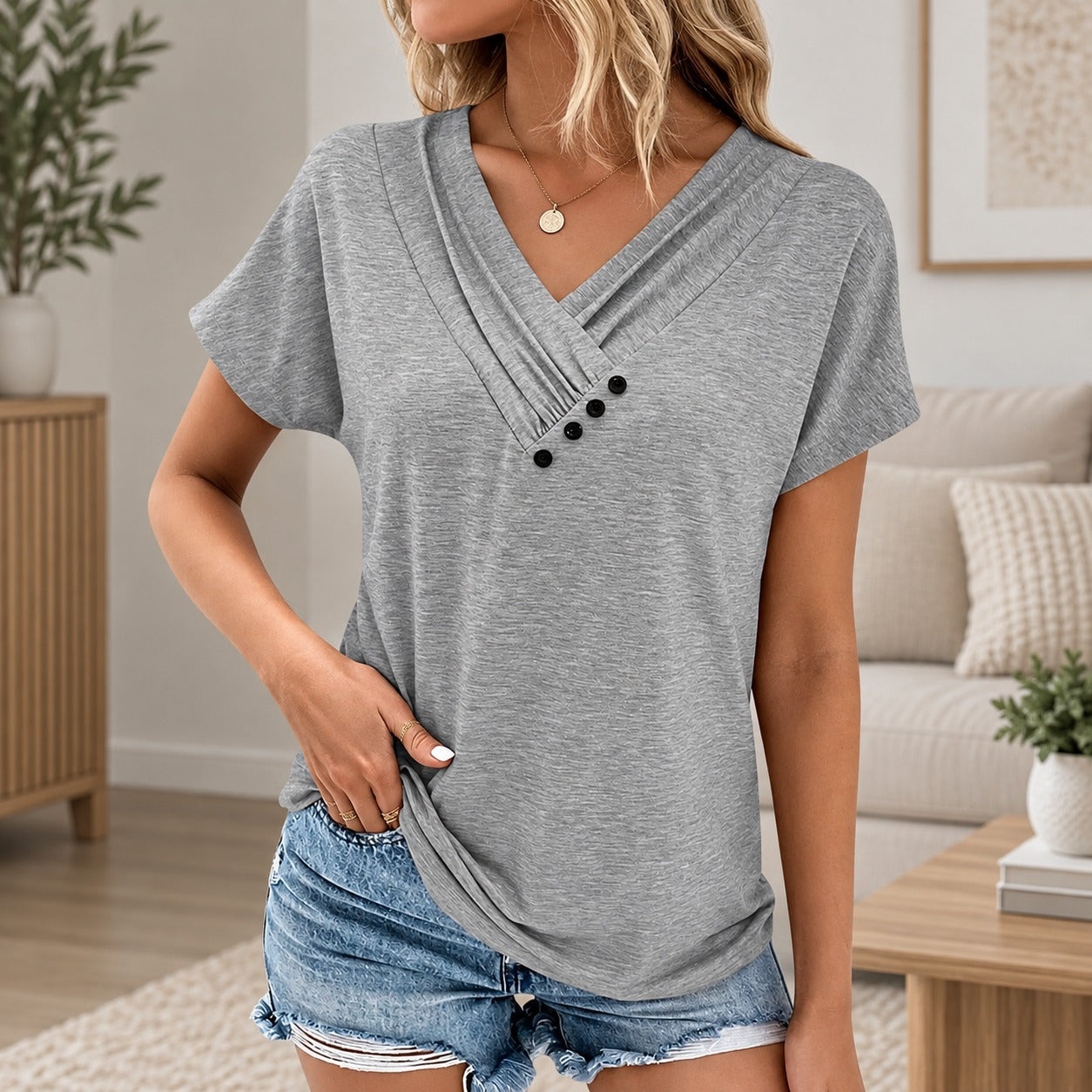 Blusa Nadine™ com Decote V Transpassado e Modelagem Soltinha / Leveza para Acompanhar Diferentes Momentos do Dia