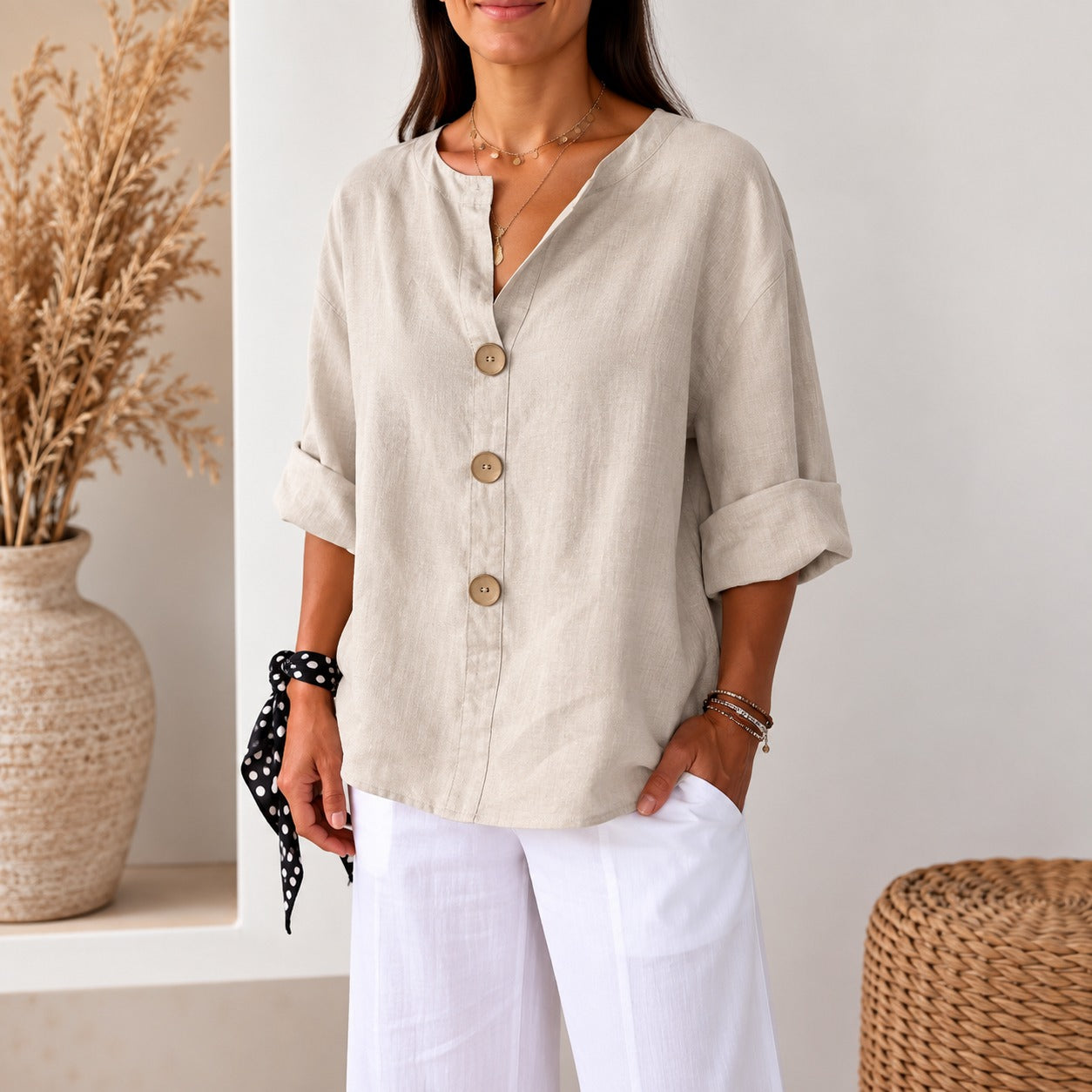 Blusa Avelora™ com Modelagem Solta, Botões Frontais e Caimento Leve