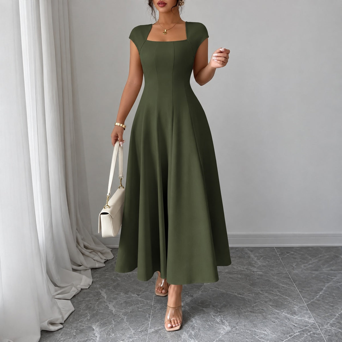 Vestido Eloara™ com Decote Quadrado e Saia Evasê / Uma Silhueta Clássica que Valoriza as Proporções