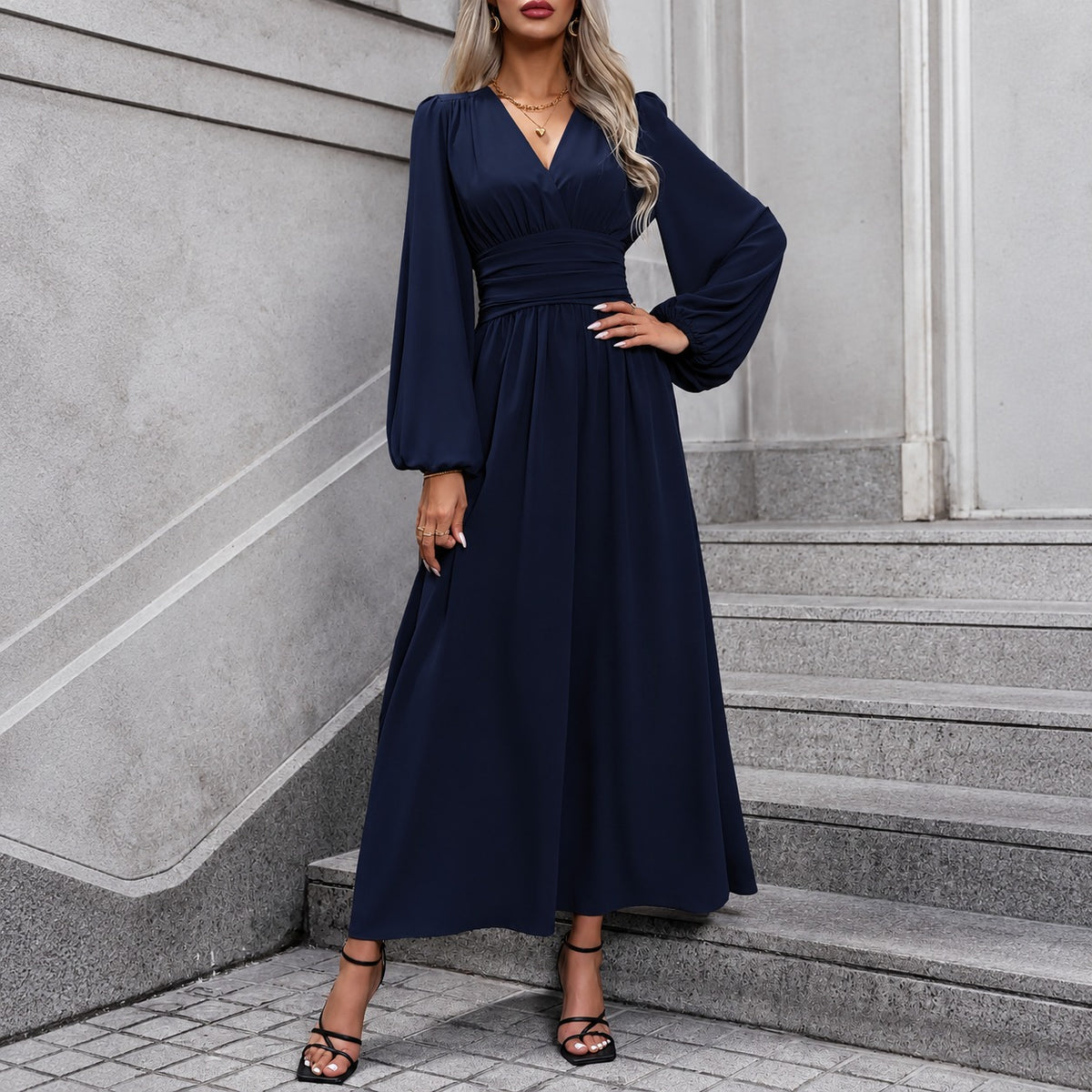 Vestido Lorena™ com Cintura Drapeada e Mangas Bufantes / Detalhes Que Trazem Elegância à Silhueta