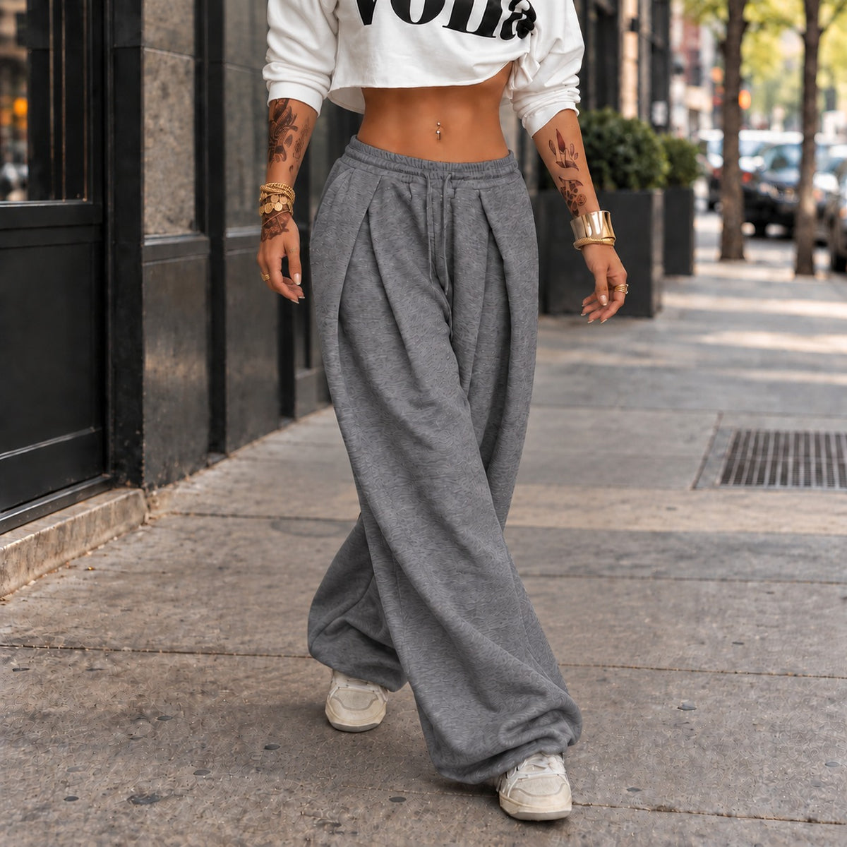 Calça Vanna™ com Modelagem Ampla e Cós Elástico / Atitude E Conforto Em Uma Proposta Moderna