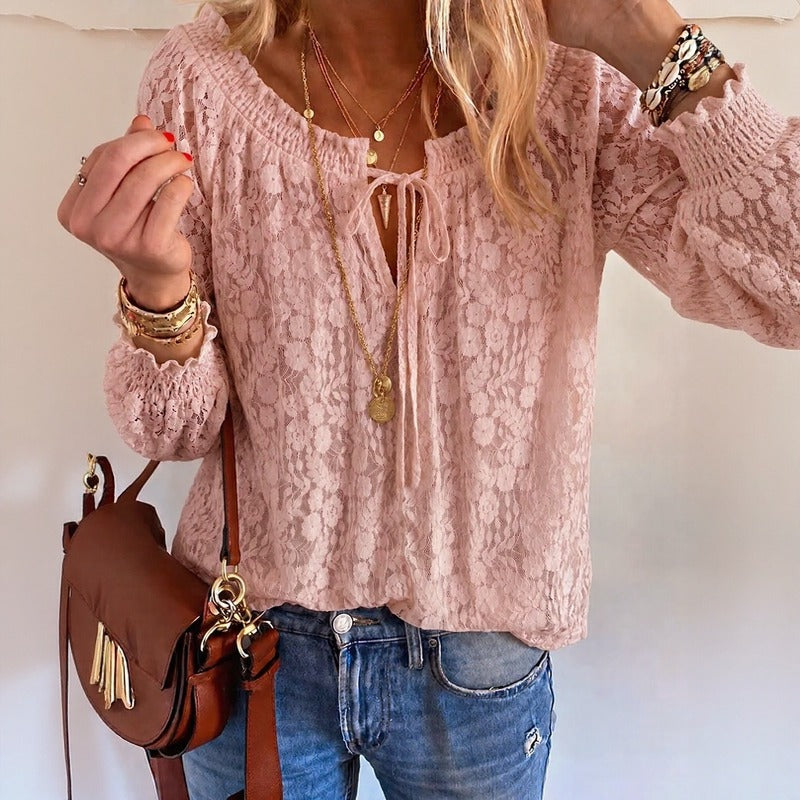 Blusa Ravena™ com Renda Floral Vazada e Decote com Amarração / Romantismo e Leveza Para Deixar o Visual Mais Feminino e Refinado