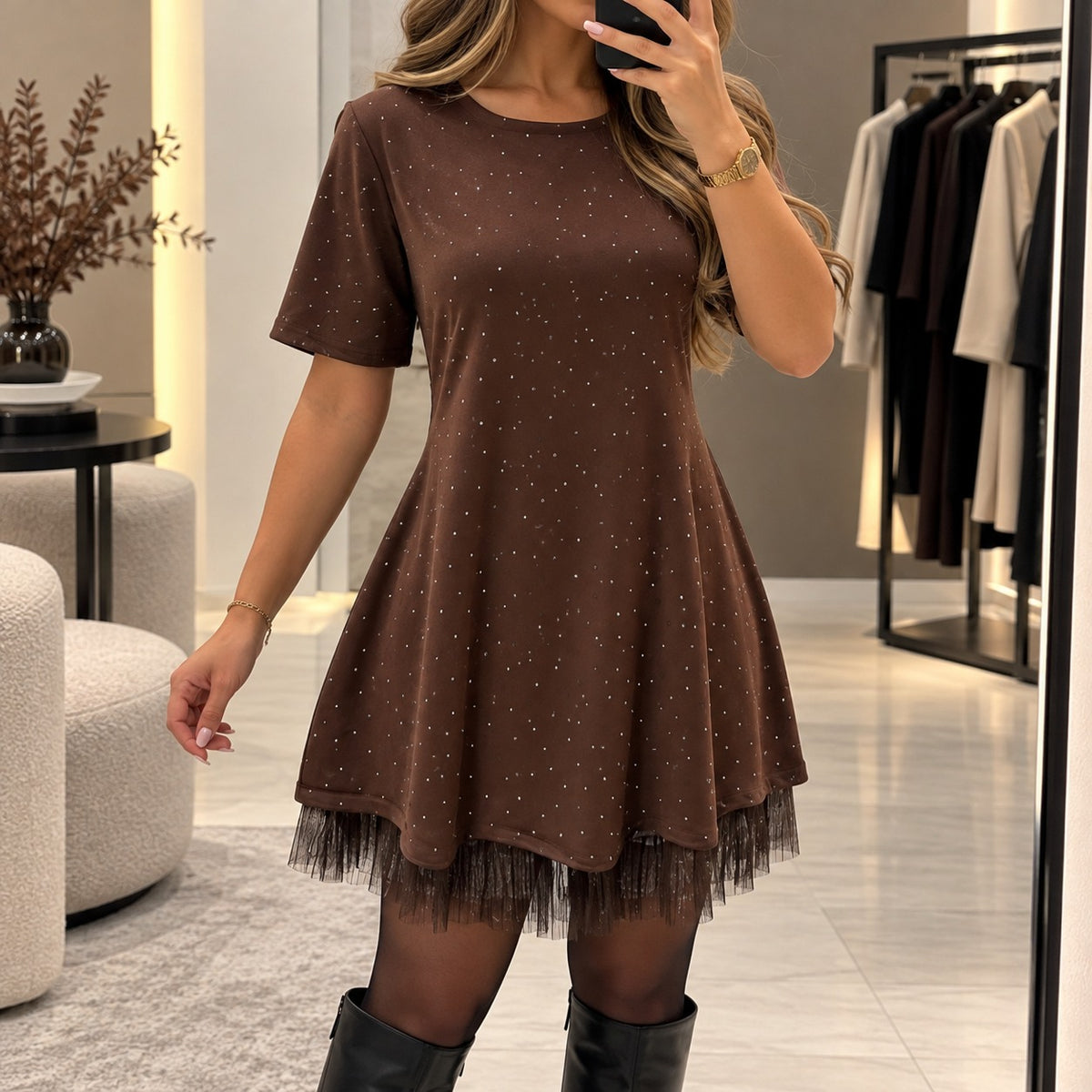 Vestido Savona™ com Modelagem Evasê, Barra de Tule e Detalhes Pontilhados