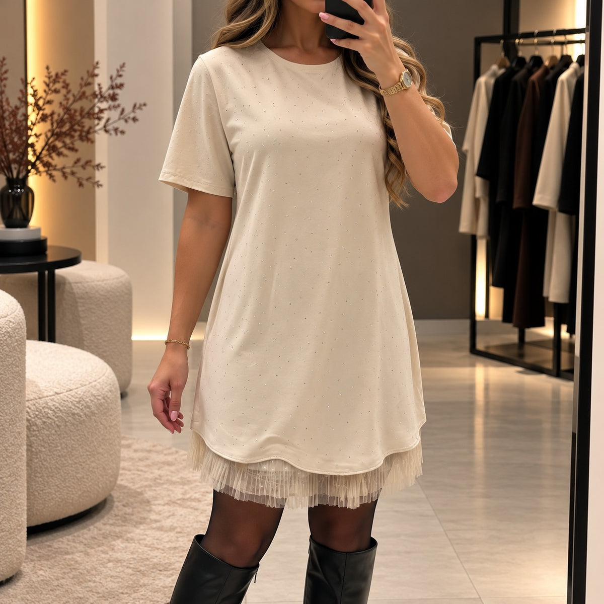 Vestido Savona™ com Modelagem Evasê, Barra de Tule e Detalhes Pontilhados