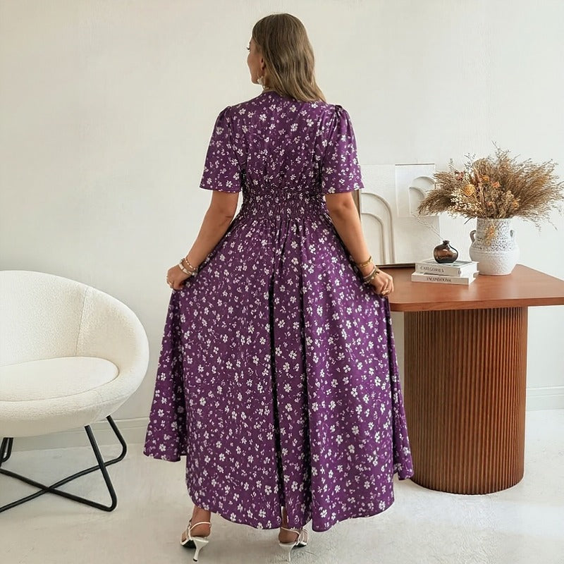 Vestido Loretina™ com Estampa Floral Charmosa, Cintura Marcada e Mangas Curtas Soltinhas / O Charme Romântico em Uma Silhueta Delicada e Feminina