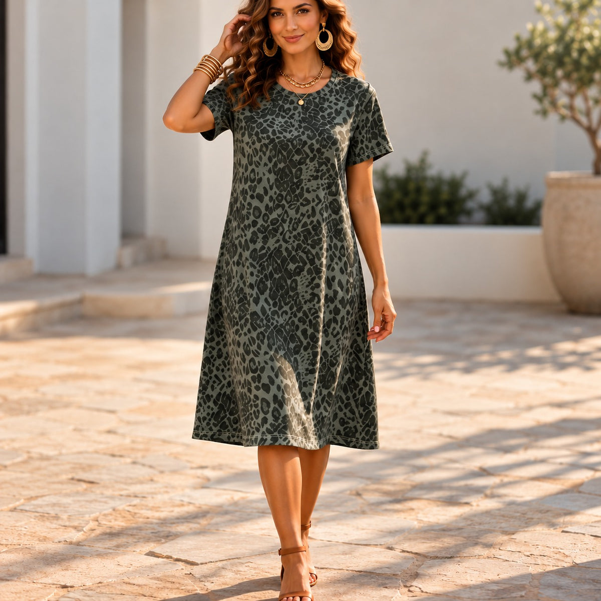 Vestido Midi Zuri™ com Estampa de Leopardo, Modelagem Evasê e Decote Redondo