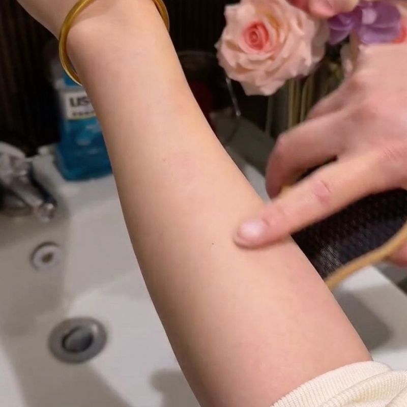Pedra Depiladora e Esfoliadora em Nanoglass /  Depilação Suave e sem dor e Esfoliação Profunda em Um Só Toque!