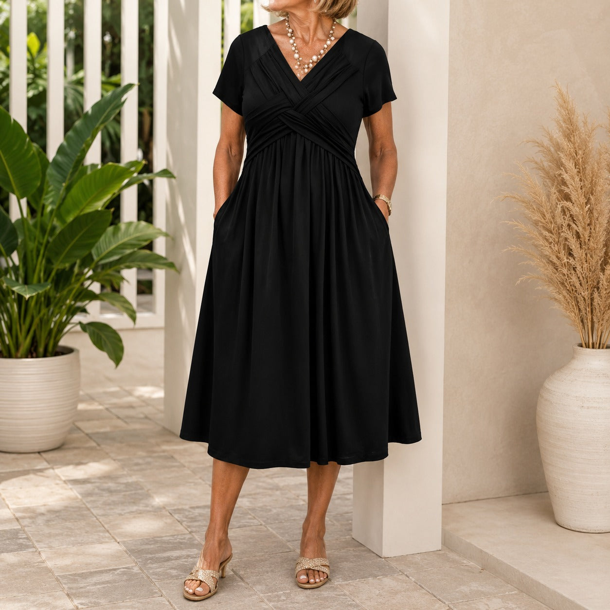 Vestido Lirenne™ com Saia Midi Fluida e Bolsos Laterais