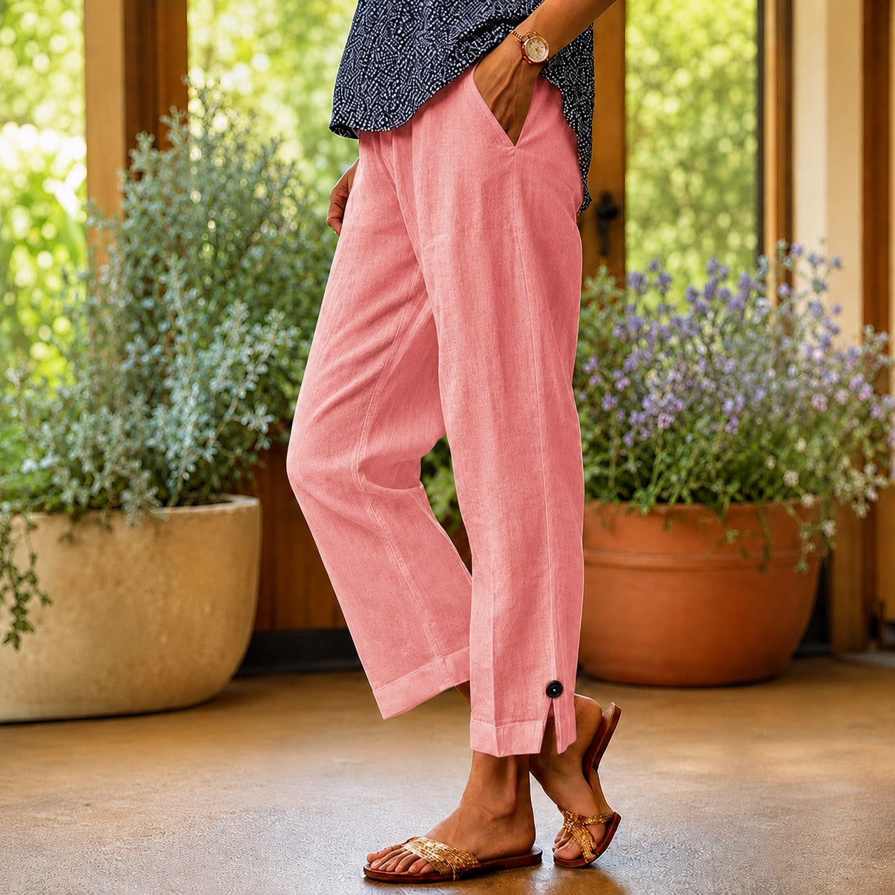 Calça Sylvie™ em Linho de Algodão com Fenda Lateral na Barra
