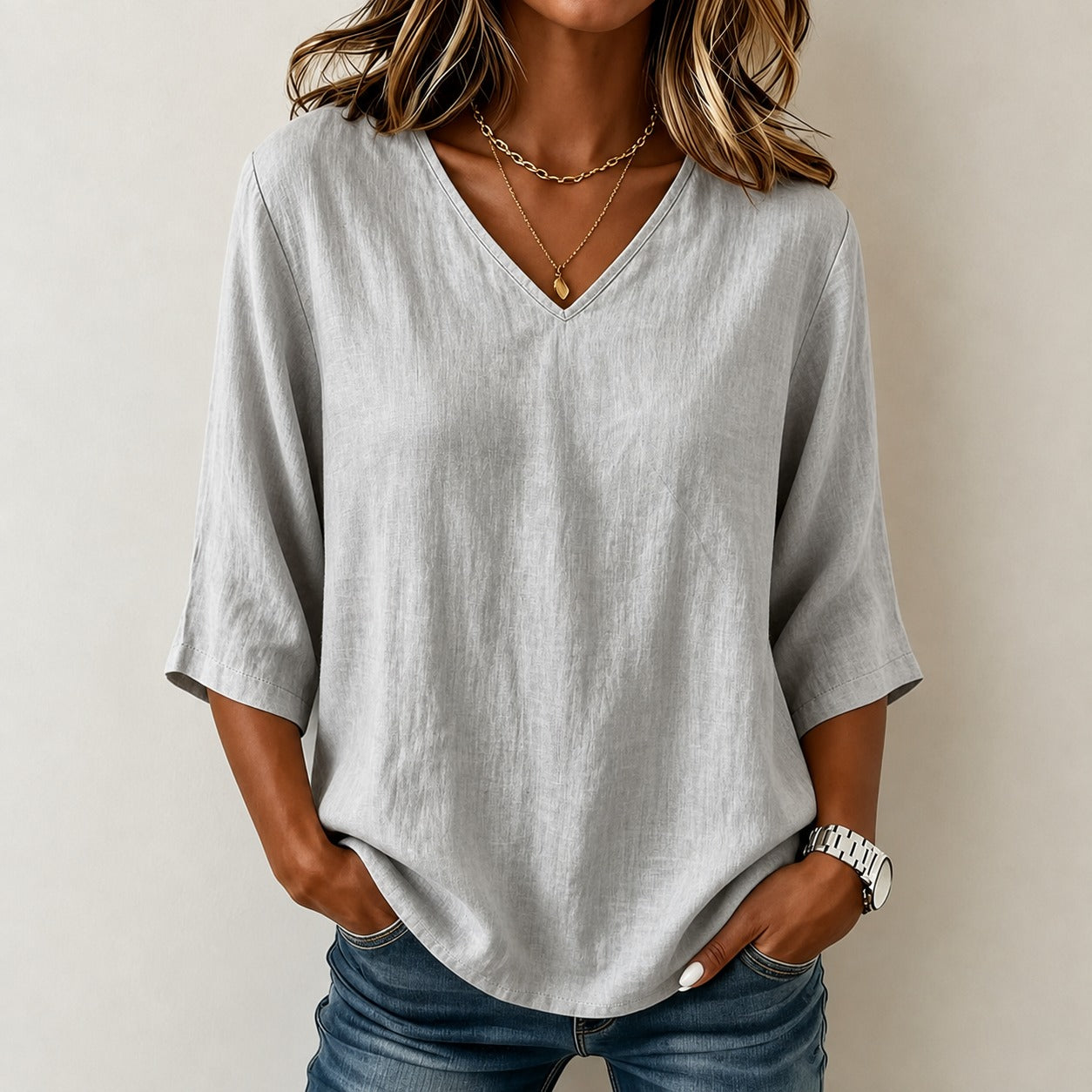 Blusa Naila™ em Linho de Algodão com Mangas 3/4, e Gola V / Conforto que Acompanha Sua Rotina