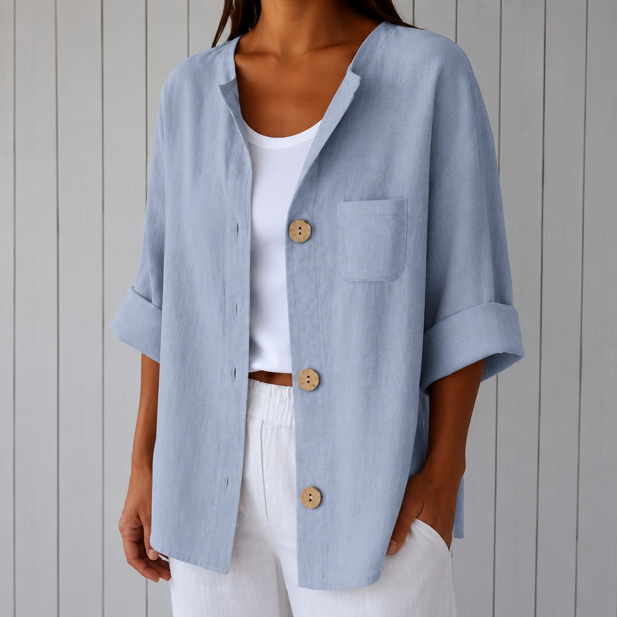 Camisa Giovanna™ em Linho de Algodão com Botões Frontais, Mangas 3/4 e Bolso Frontal