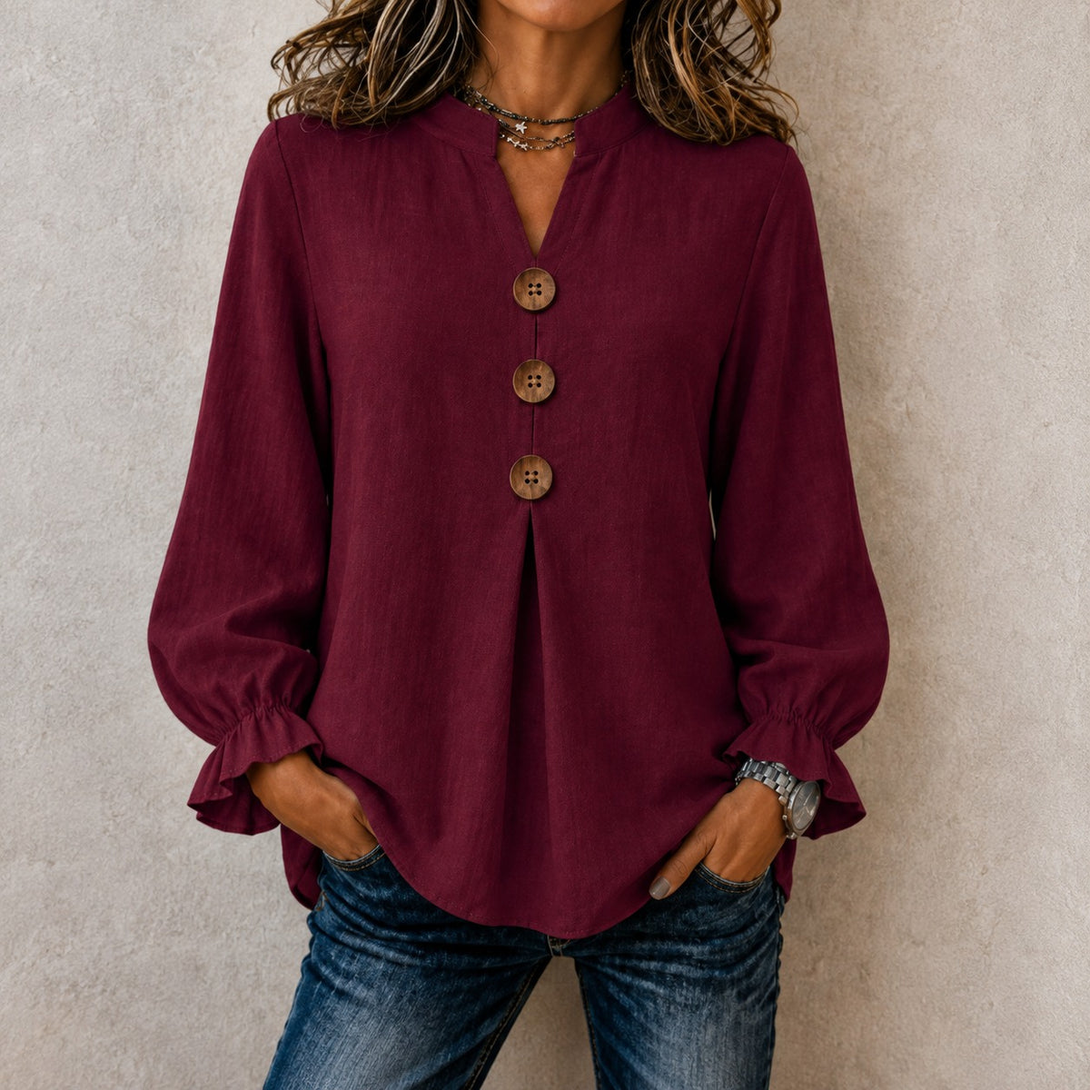 Blusa Kamille™  em Linho de Algodão com Gola Mandarim, Botões Frontais e Punhos com Babados