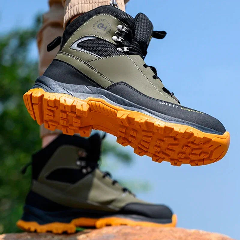 Bota StrongHold™ com Solado Tratorado de Alto Desempenho / Proteção e Estilo em um Só Calçado!