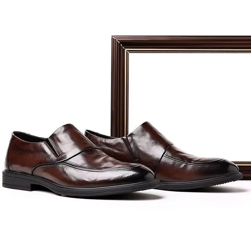 Sapato Montelli™ com Acabamento de Alto Nível e Solado Antiderrapante / Para Homens que Sabem Onde Querem Chegar!