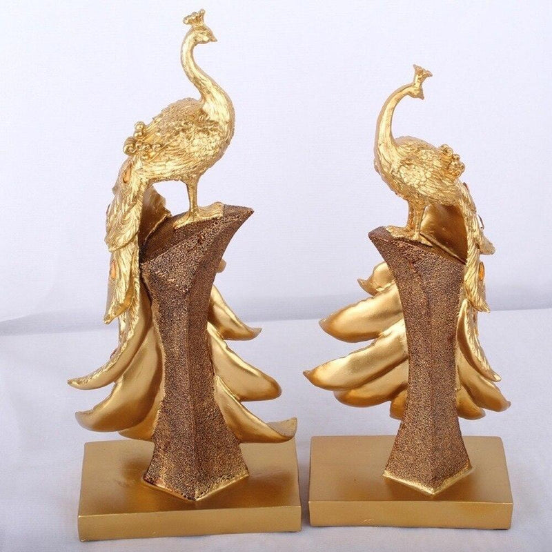 Escultura feita em Resina - Pavão Dourado da Sorte - ModernLar
