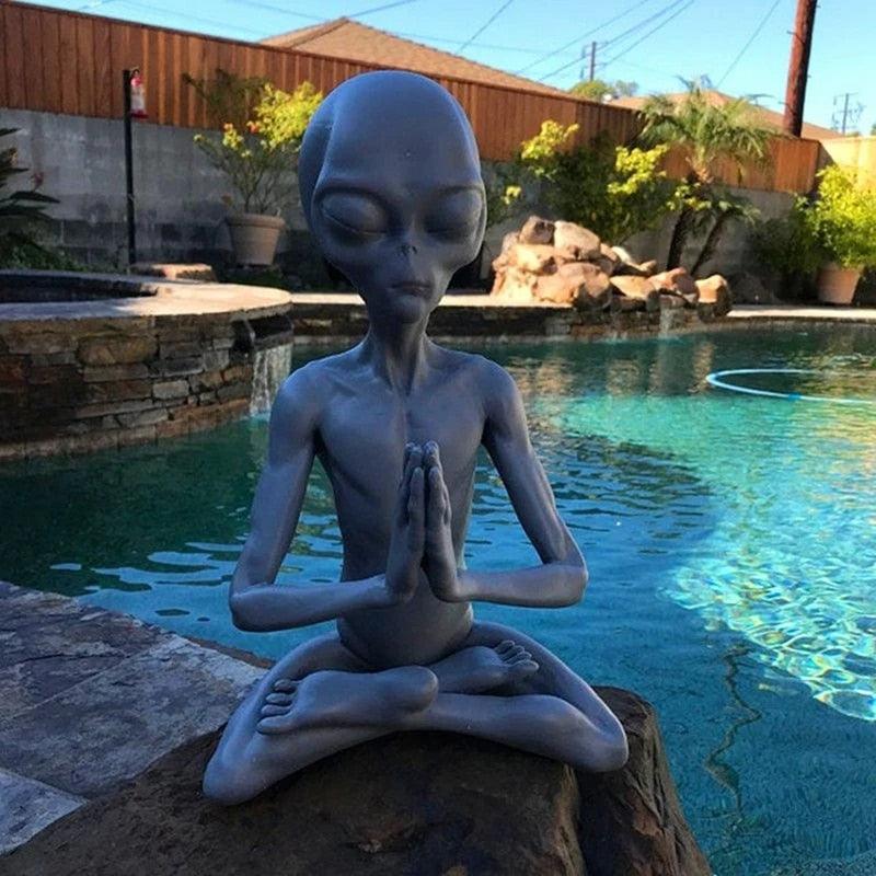 Escultura em Resina Alienígena Meditando - ET Bilu - ModernLar